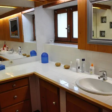 D'hotes De Thoree Bed & Breakfast *