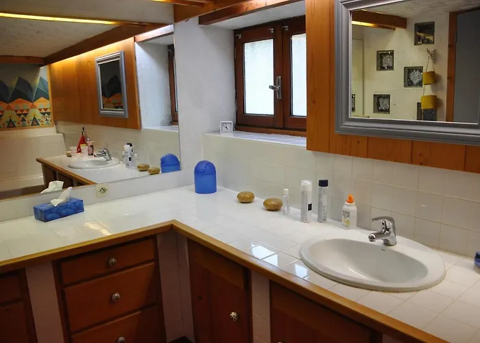 D'hotes De Thoree Bed & Breakfast *